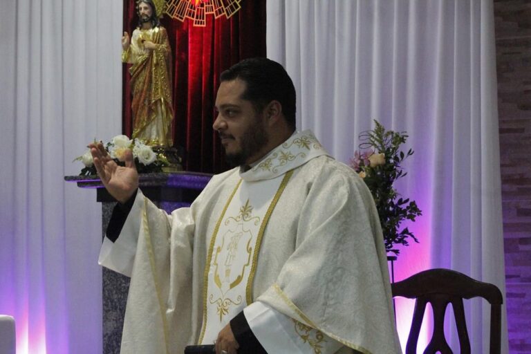 Missa De Apresentação Do Administrador Paroquial Pe Daniel Vitor Diocese De Osasco 8030